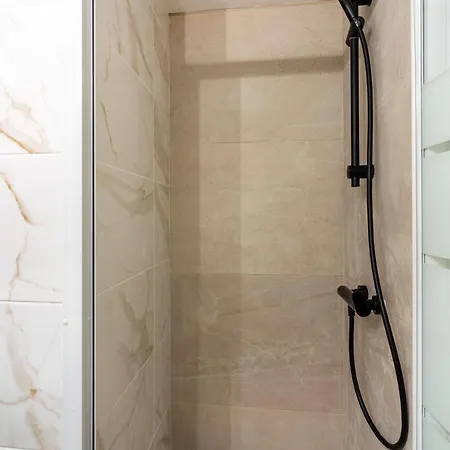 Simba In W/ Terrace Ларнака